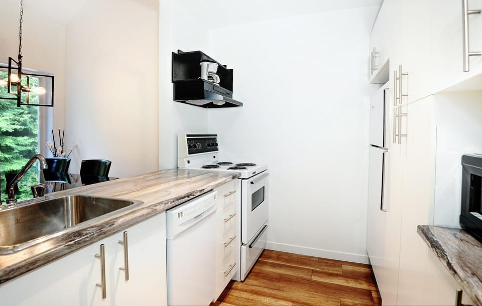 35#23 Chemin du Hameau Apartment in Quebec