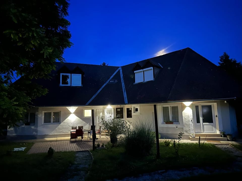 Levendulakert Siófok Apartmanház Apartment in Siófok