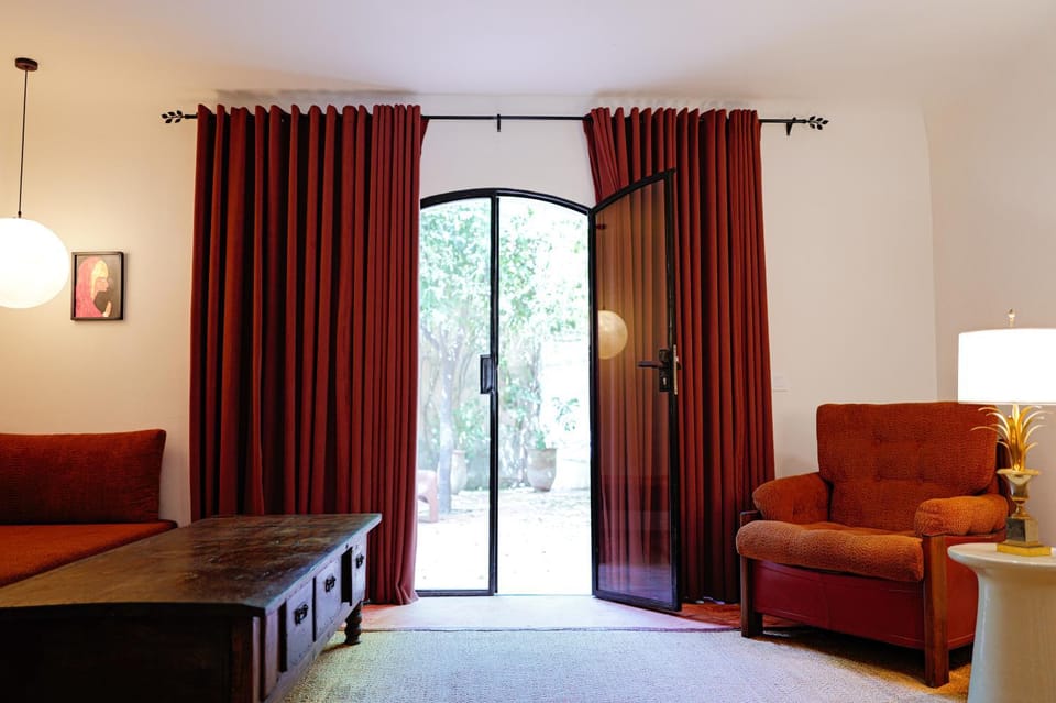 Living room, Photo of the whole room, Seating area