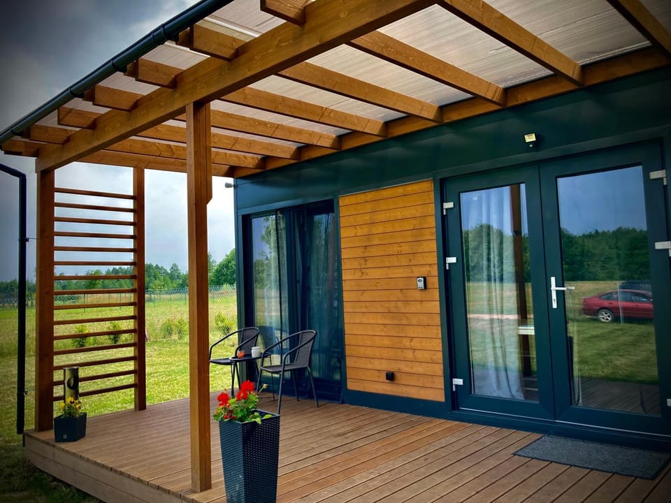 Cisy Resort-idealny dla gości ze zwięrzętami,ogrodzony teren na wyłączność,150 m od jeziora Nature lodge in Poland