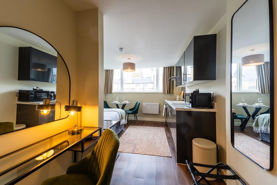 Bed, Kitchen or kitchenette