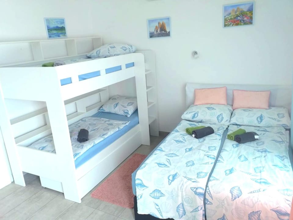 Villa Dora ##2 Bed and Breakfast in Crikvenica