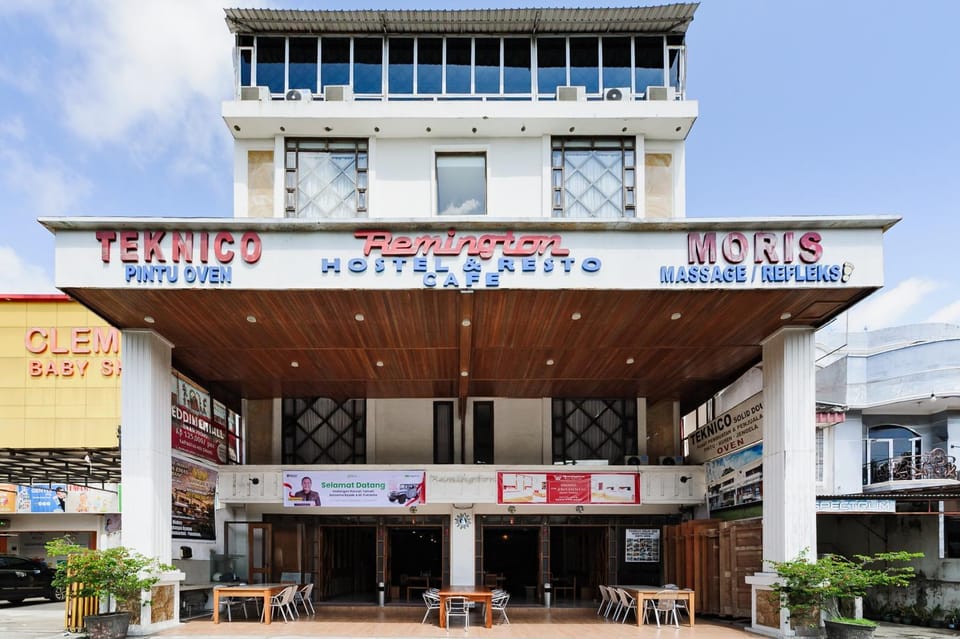 Facade/entrance