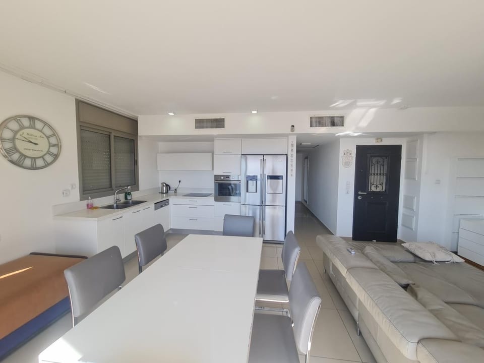 New on booking !! Top Exclusive apartment with jacuzzi and full sea view-lotus 40 Apartment in Eilat
