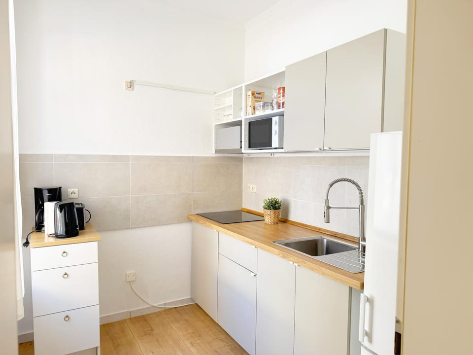 Kitchen or kitchenette, stove, stove, kitchen, kitchen