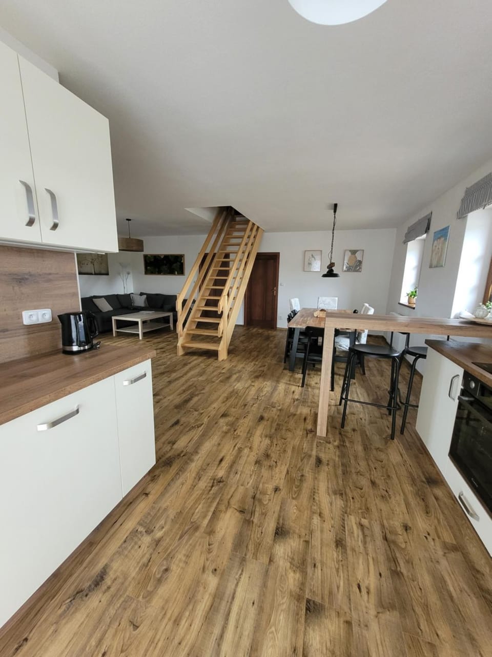 Kitchen or kitchenette, Dining area, dishwasher, oven, stove