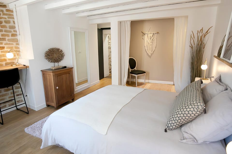 Meublé de tourisme, Les chambres du Beffroi Bed and Breakfast in Hauts-de-France