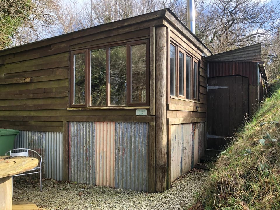 FoxesDen, Unique Eco Cabin, Dartmoor views Cabin in England