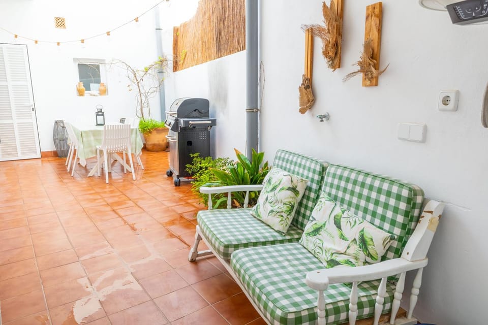 Patio, Off site, BBQ facilities