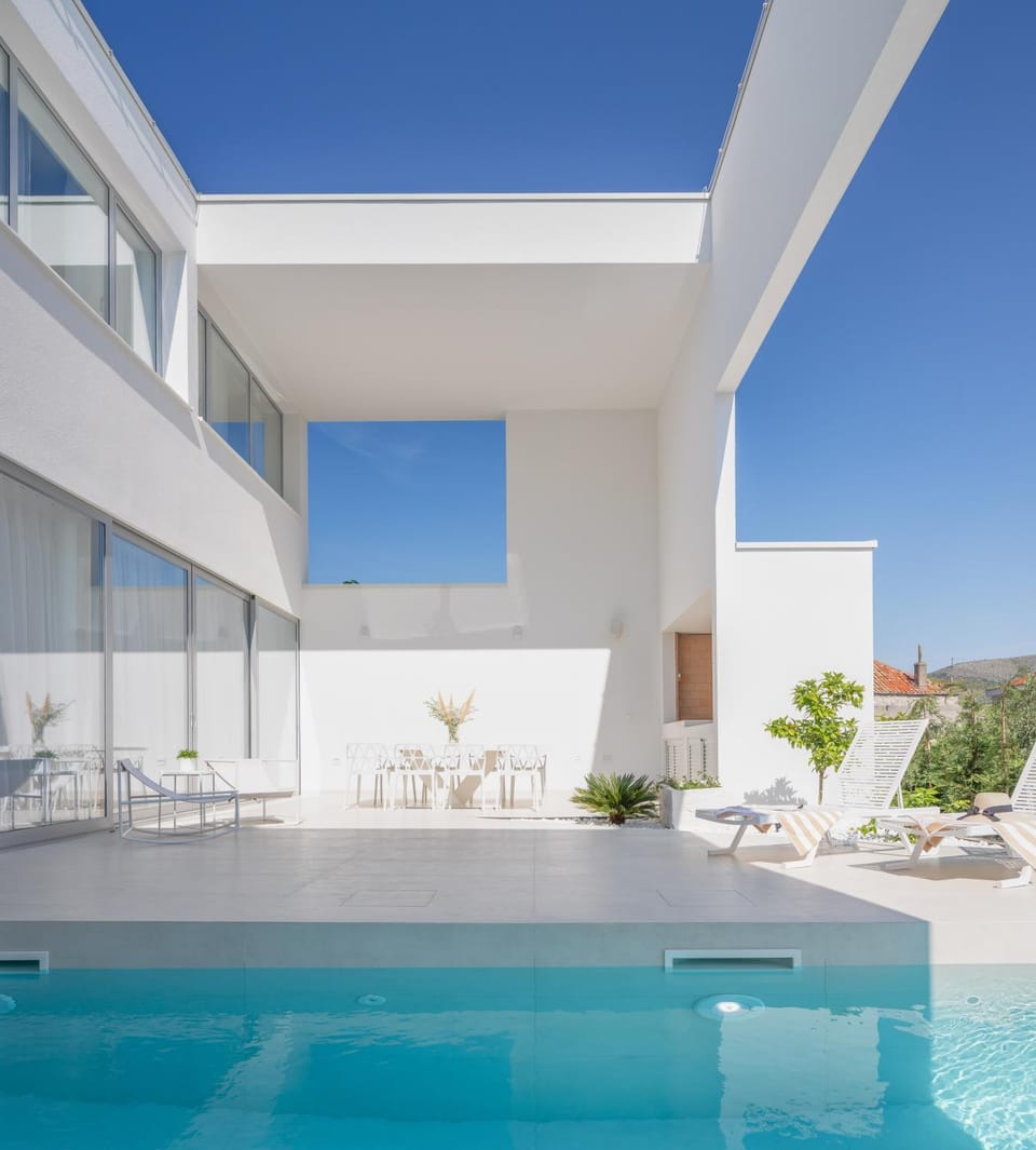 Property building, Swimming pool