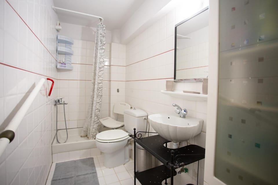 Traditional villa appartment with garden, also for gatherings ,15 minutes from Thessaloniki airport Apartment in Halkidiki