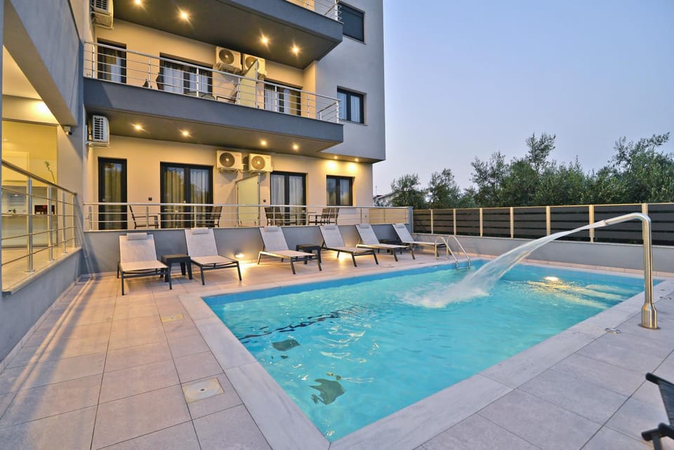 Swimming pool