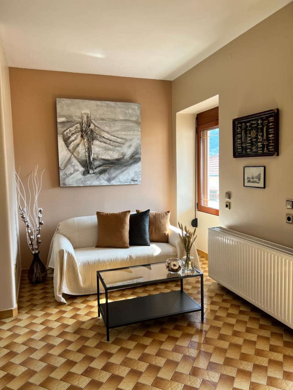 Communal lounge/ TV room, Living room, Seating area