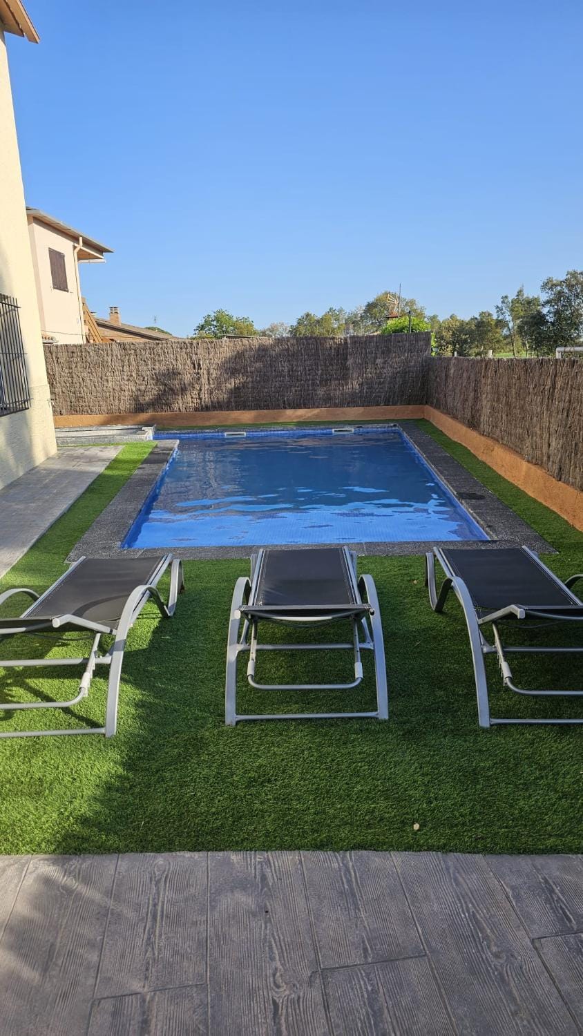 Day, Pool view, Swimming pool, sunbed