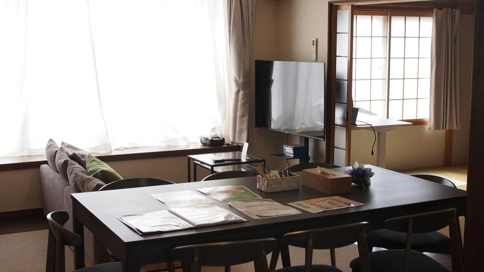 Living room, Dining area