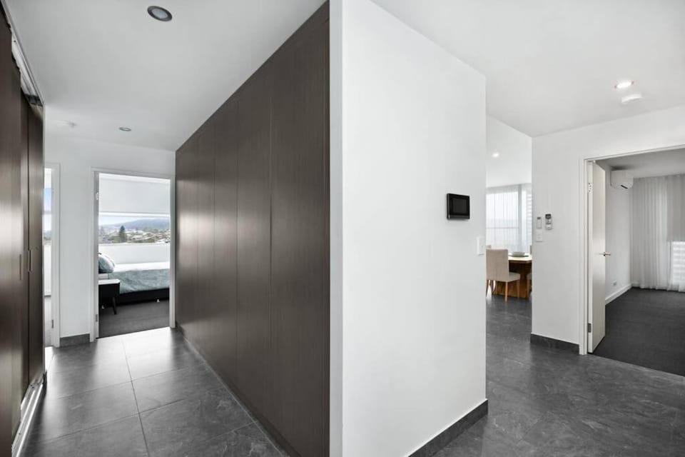Luxury Apartment Caves Beach 4 Bed Apartment in Swansea