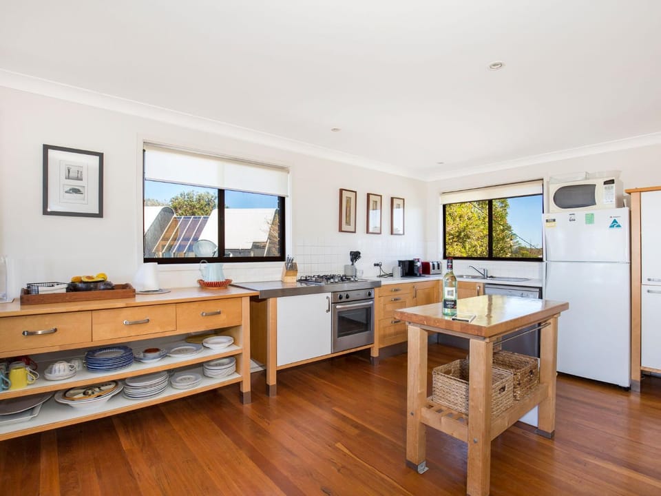 Endless Summer I Pet Friendly Absolute Beachfront House in Culburra Beach