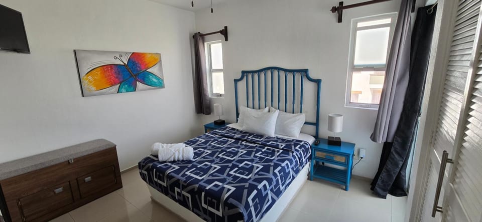Magnifico Departamento, cocina equipada, 2 Recamaras 2 Baños , hasta 6 Personas, 3 albercas, playa a 50 mts wifi, aire acondicionado Apartment in Manzanillo