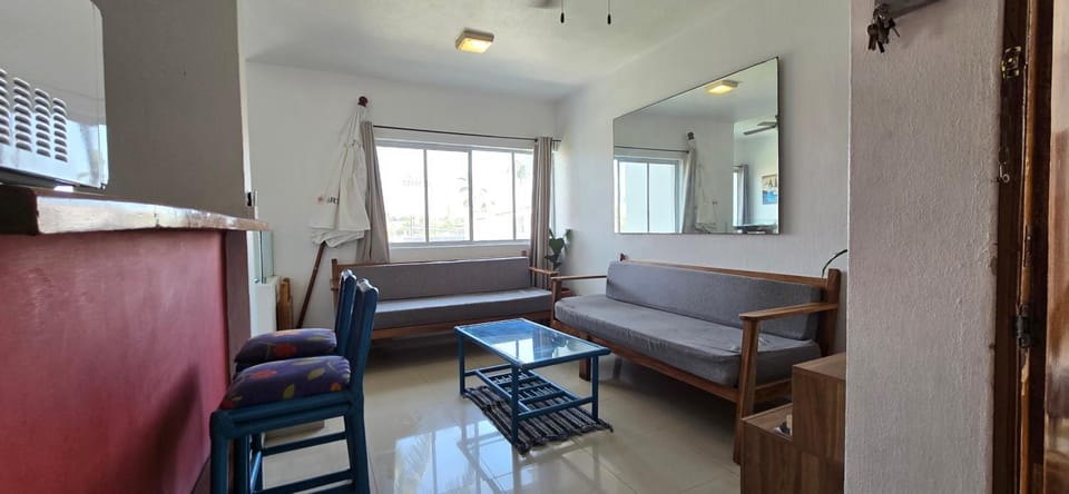 Magnifico Departamento, cocina equipada, 2 Recamaras 2 Baños , hasta 6 Personas, 3 albercas, playa a 50 mts wifi, aire acondicionado Apartment in Manzanillo