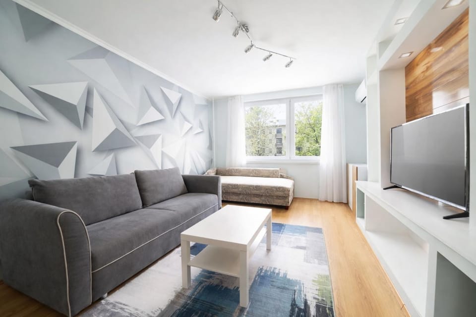 Communal lounge/ TV room, TV and multimedia, Living room, Seating area, Evening entertainment, Bedroom