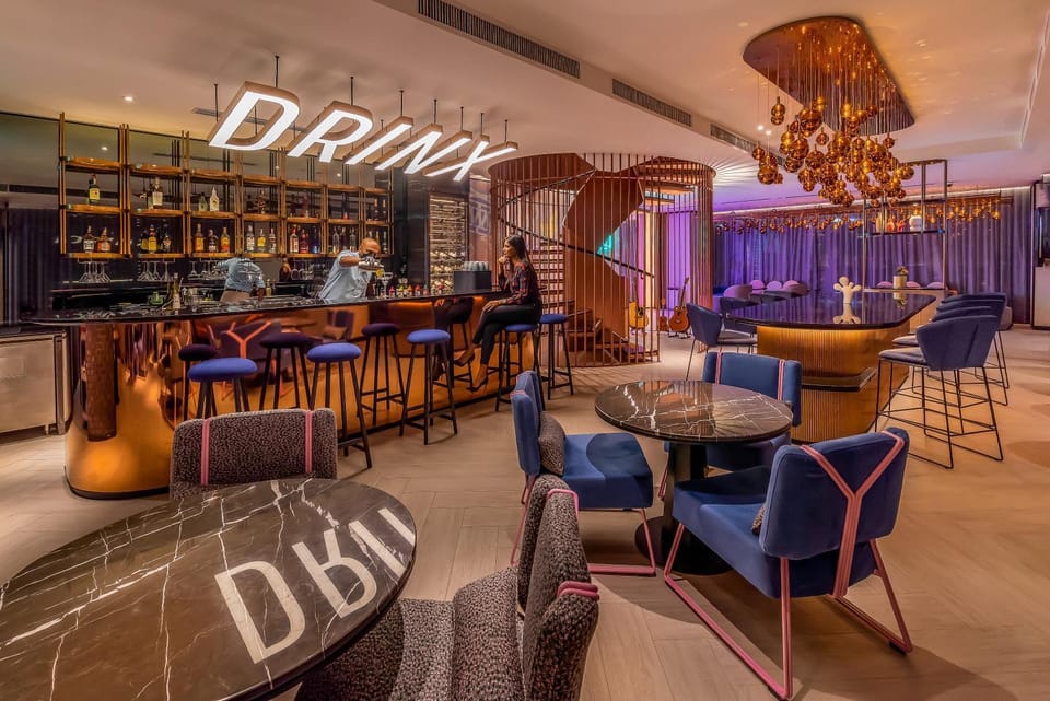 Lounge or bar, Lounge or bar