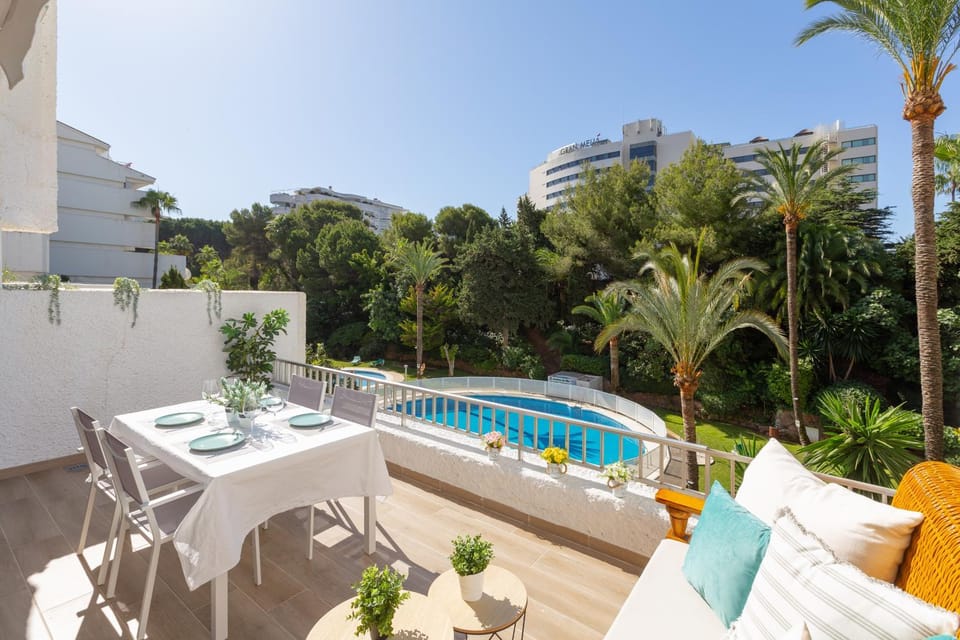 Balcony/Terrace, Pool view
