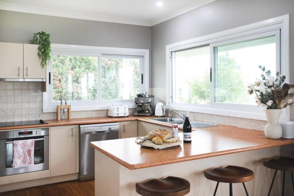Kitchen or kitchenette, Communal kitchen