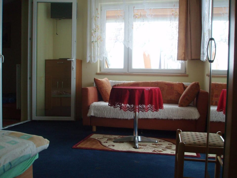 TV and multimedia, Living room, Bedroom