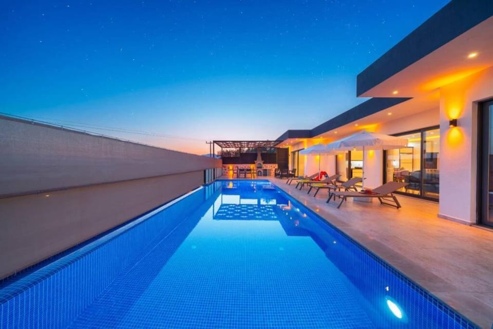 Corleone - Modern Villa with Jacuzzi in Kalkan Villa in Muğla Province