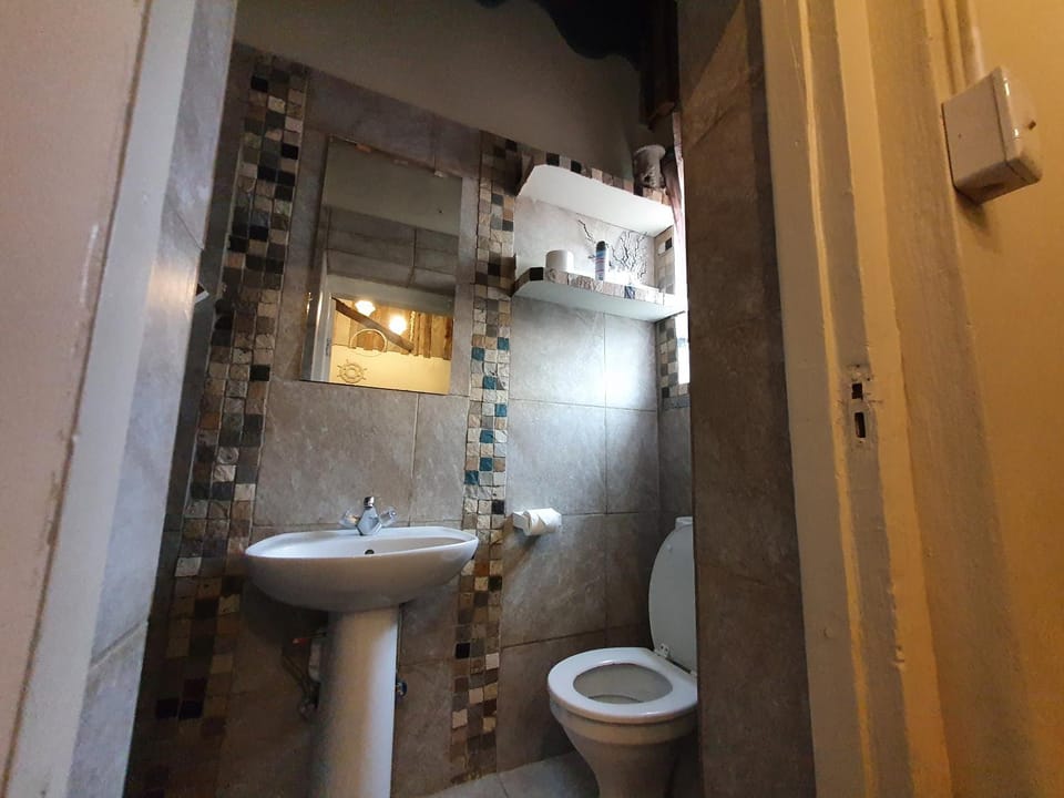 Strand Family studio en-suite 6 sleeper Kitchenette Helderberg CT Apartment in Cape Town