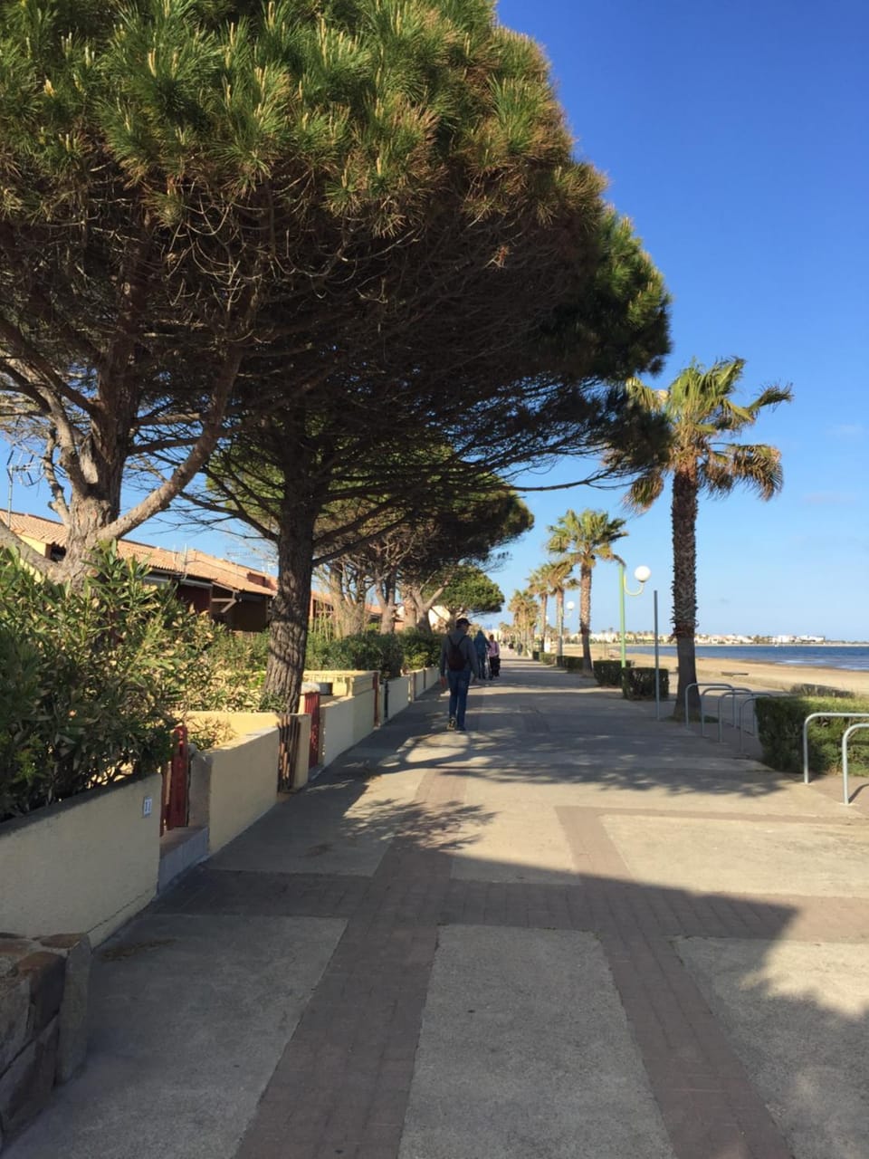Neighbourhood, Beach