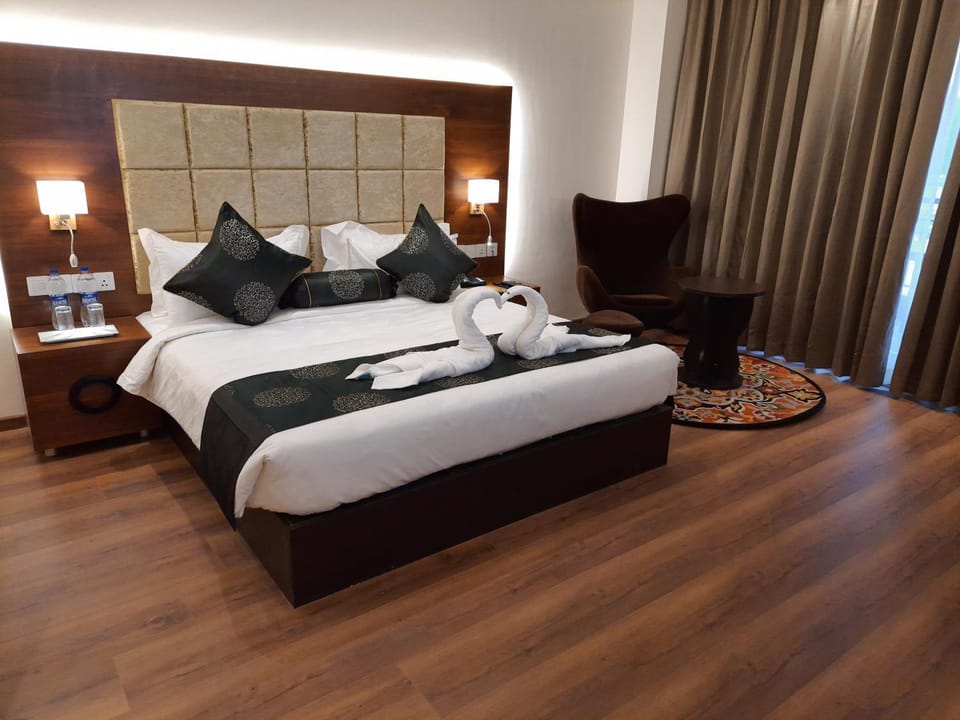 Photo of the whole room, Bedroom