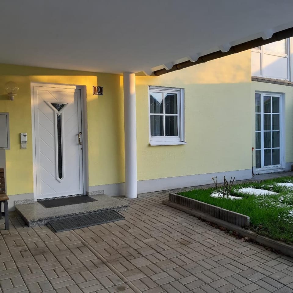 Property building, Facade/entrance