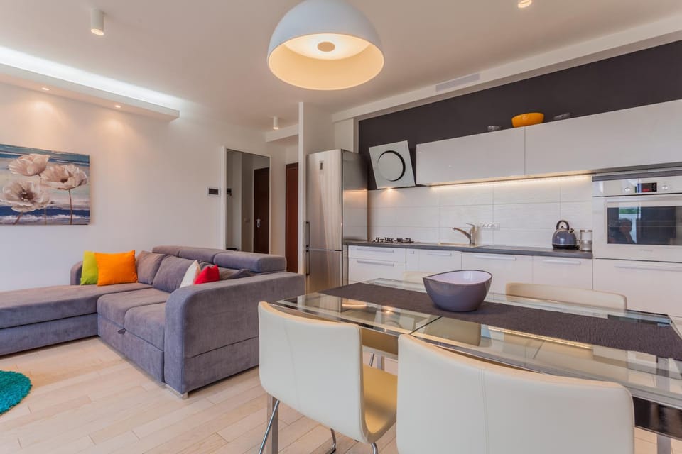 Kitchen or kitchenette, Living room, Dining area