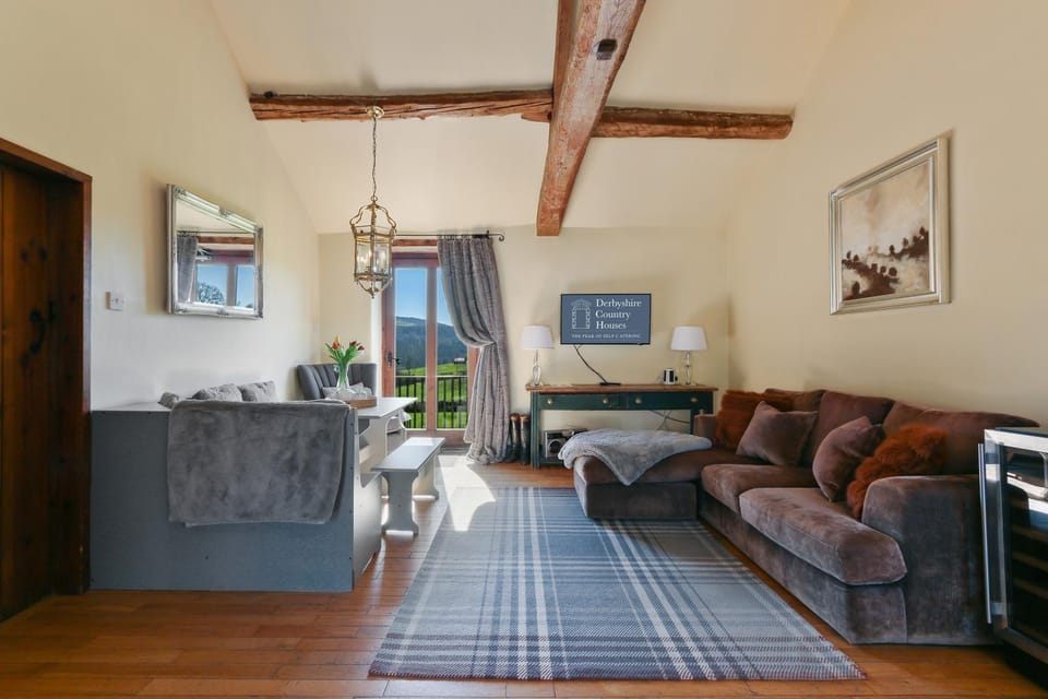 Priesthill HotTub Pool Dog Friendly PeakDistrict Apartment in Derbyshire Dales District