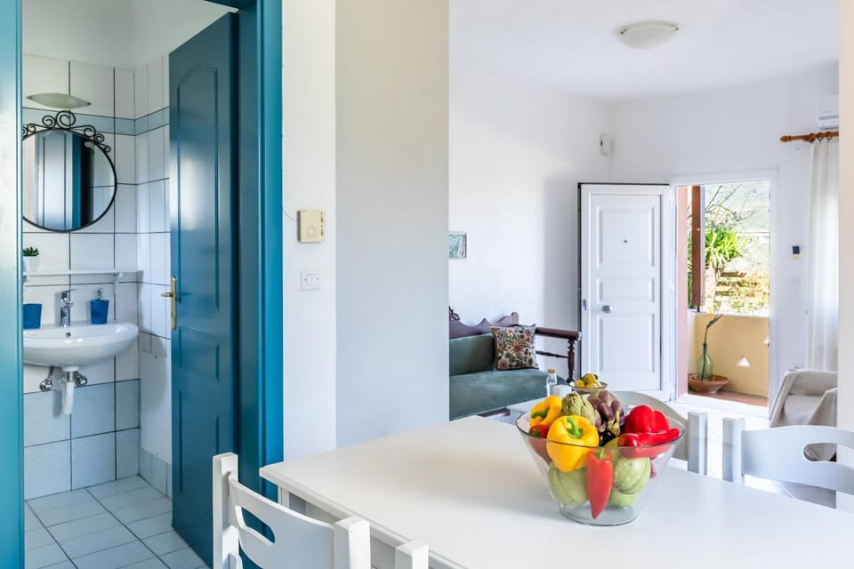 Bathroom, Photo of the whole room, Dining area