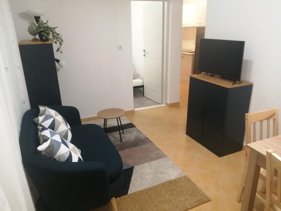 Communal lounge/ TV room, TV and multimedia, Living room, Seating area