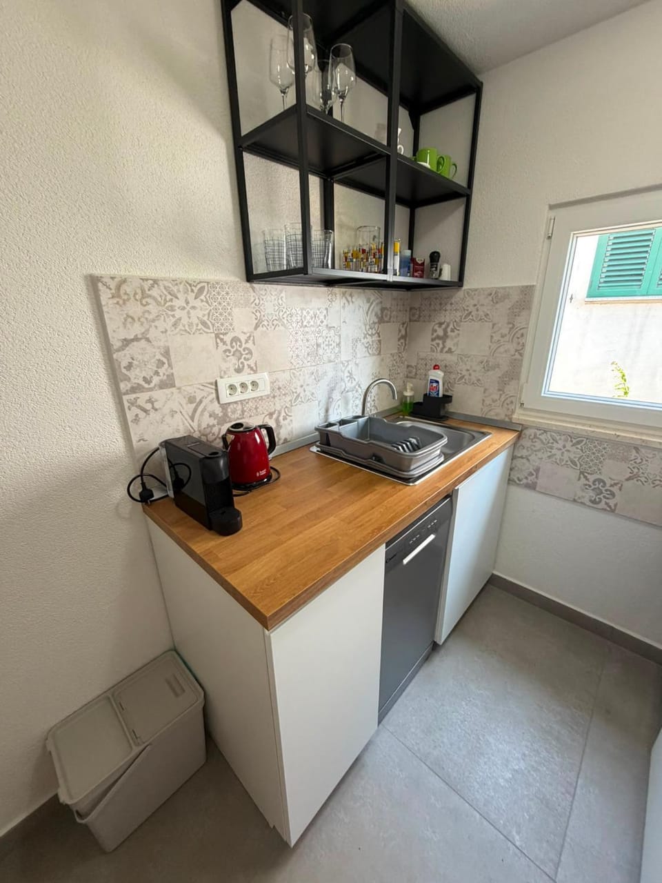 KN House with two apartments near sea House in Šibenik-Knin County, Croatia