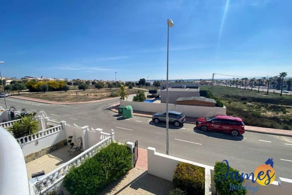 Laguna Townhouse overlooking Communal Pool LOM01 House in Vega Baja del Segura