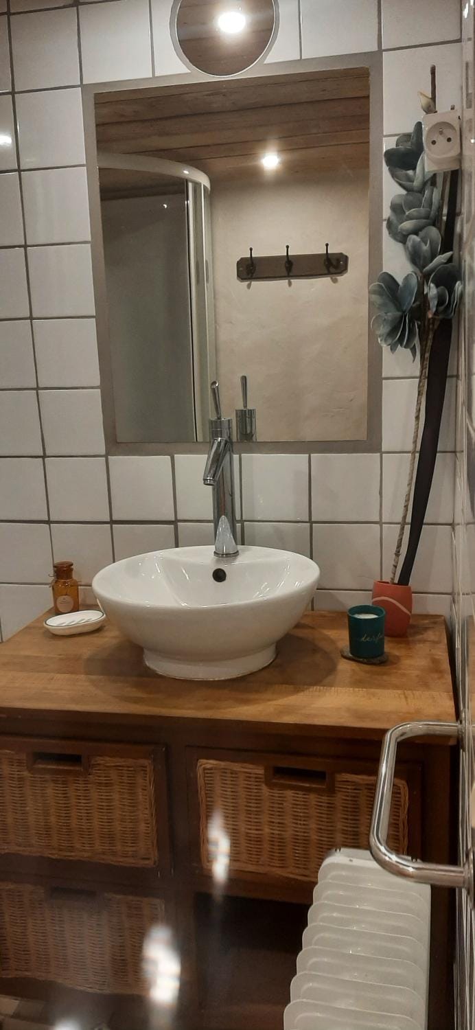 Le petit nid (le MàS du Plot) Bed and Breakfast in Auvergne-Rhône-Alpes