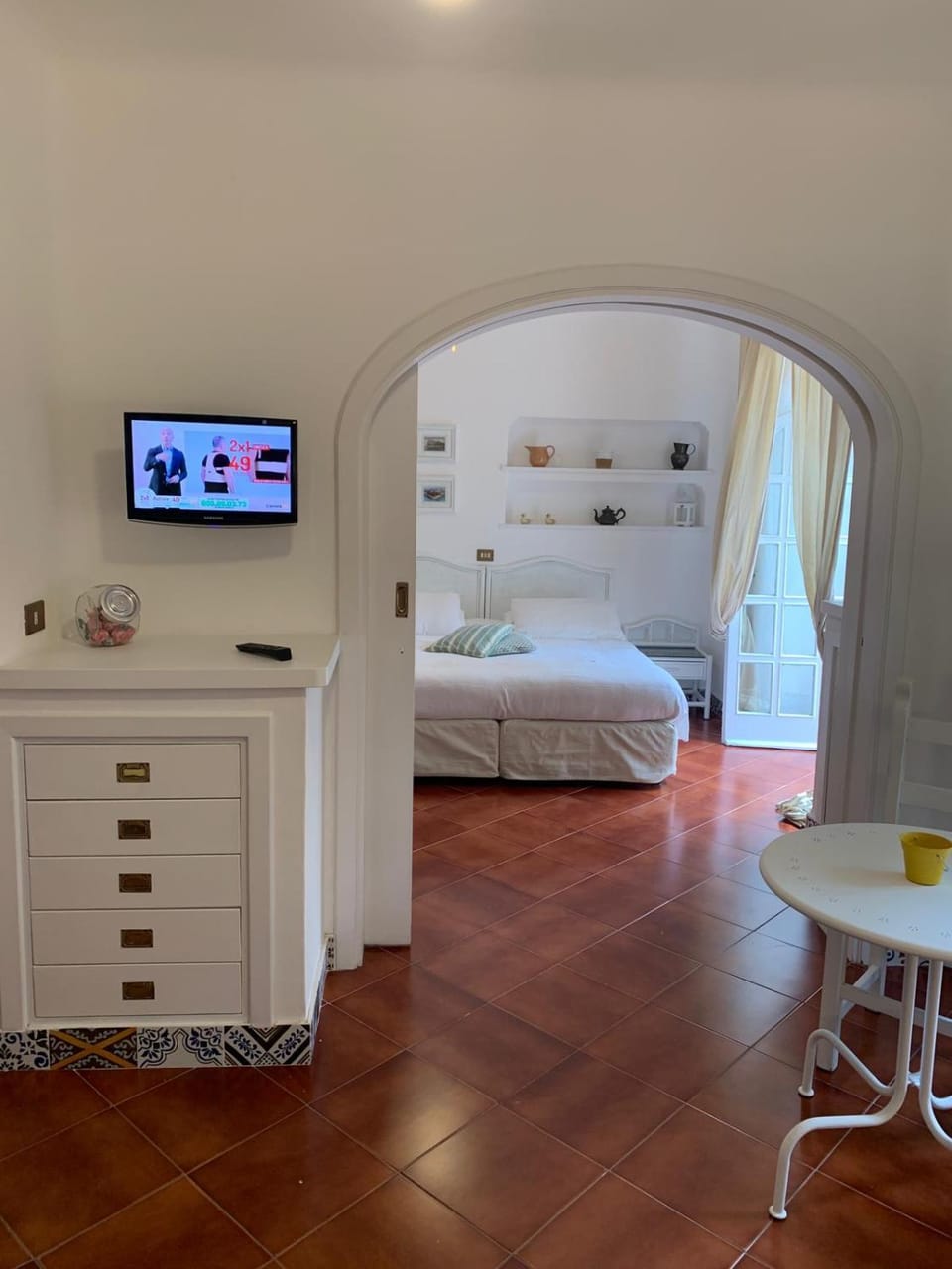 Photo of the whole room