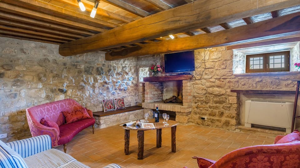 SANTA ILLUMINATA 12, Emma Villas Villa in Umbria