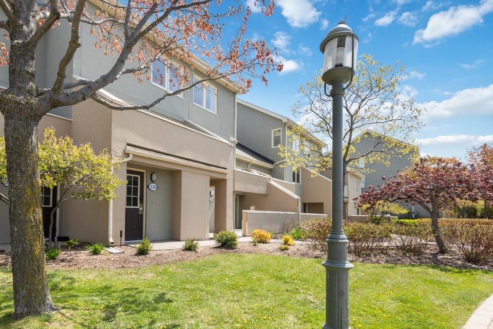 226 Wintergreen w Private Sauna by Property Valet House in Grey Highlands