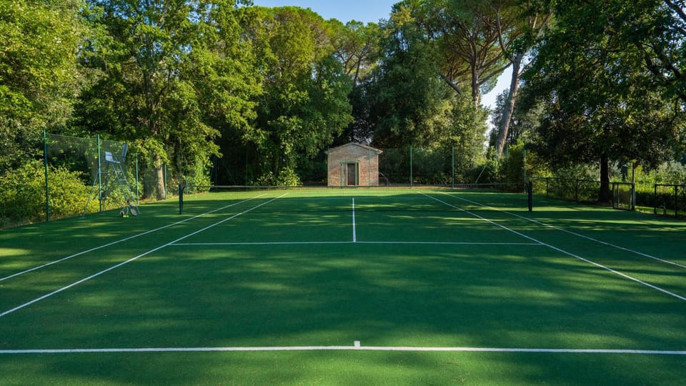 Tennis court