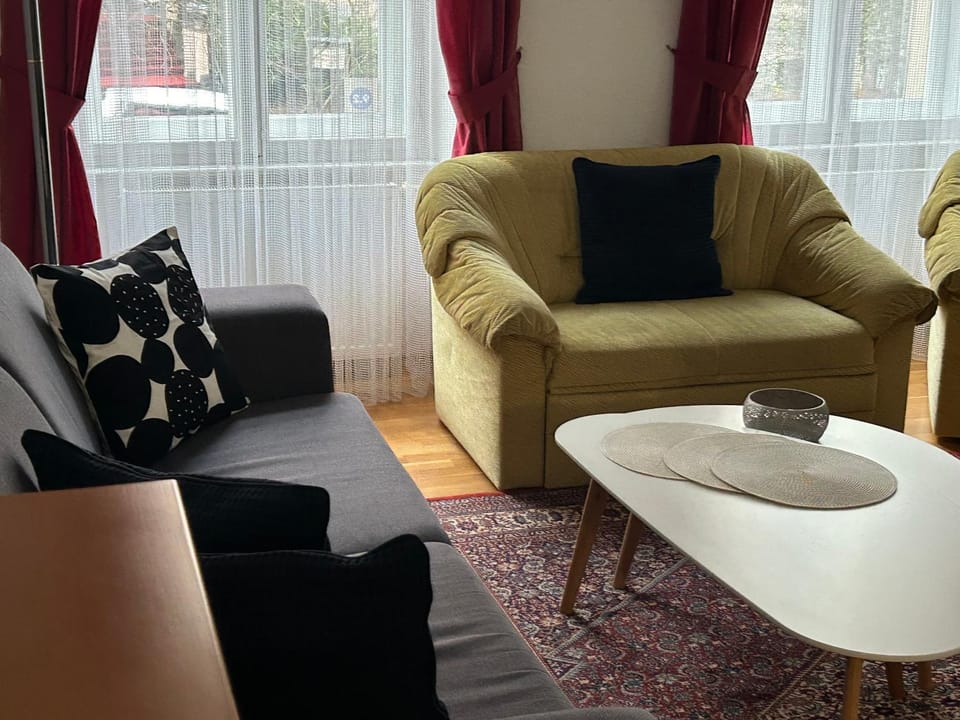 Living room, Seating area