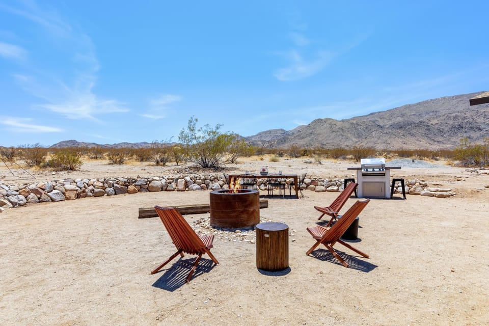 Closest to Park Entrance, Stars, Private - WKNDR Starside House in Twentynine Palms
