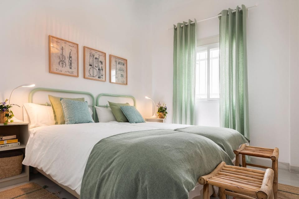 Bed, Bedroom