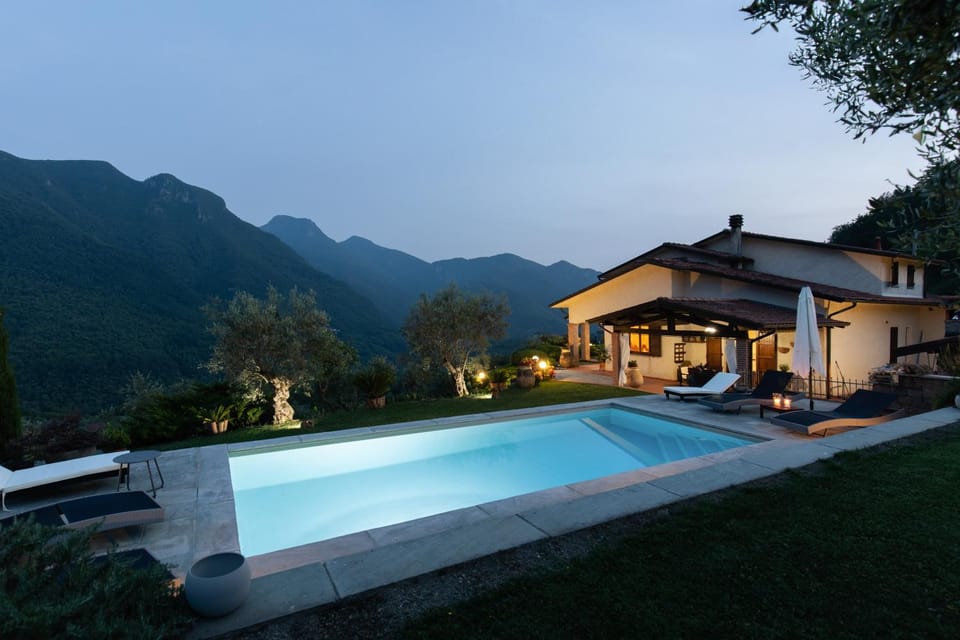 Property building, Mountain view, Swimming pool