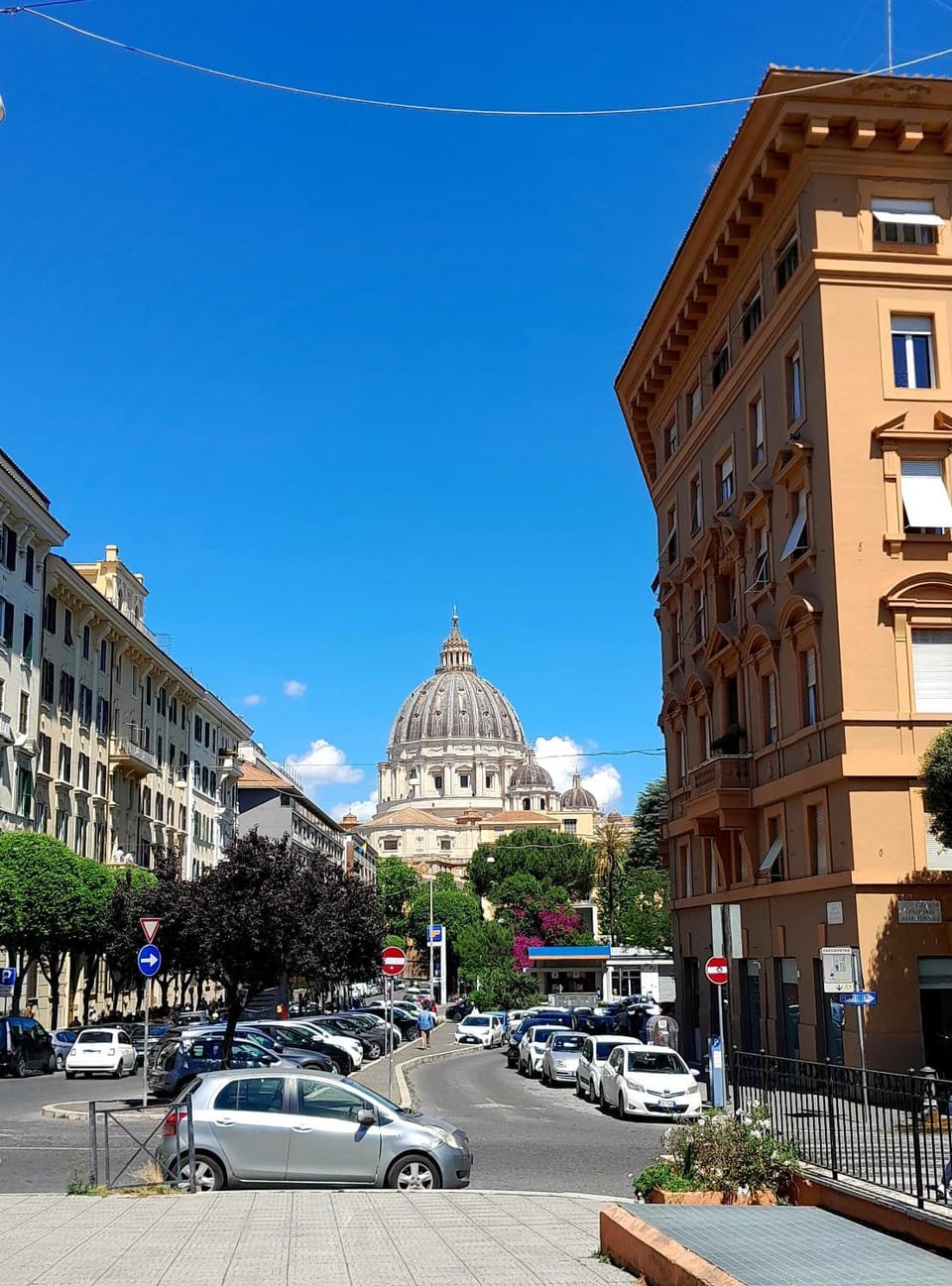 Neighbourhood, City view, Street view, Location