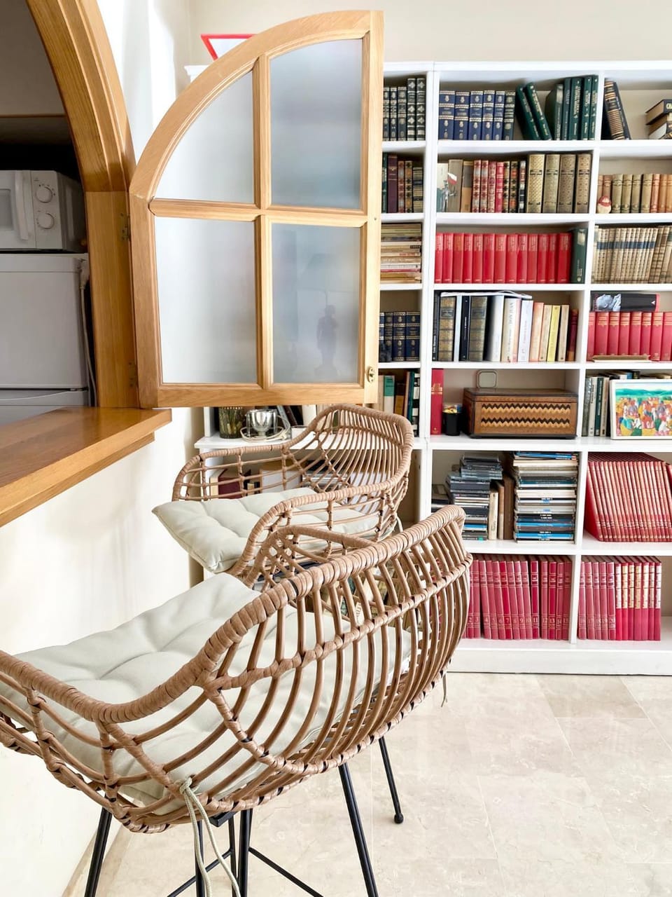 Library, Living room, Seating area, hair dresser
